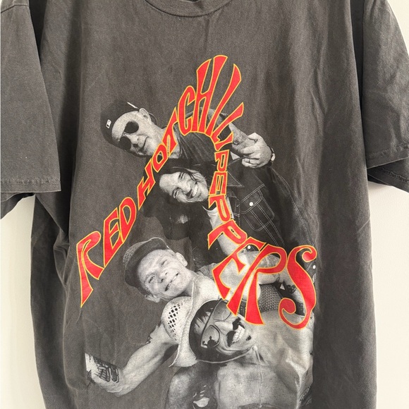 Red Hot Chili Peppers Gray Graphic T-Shirt - Picture 2 of 6